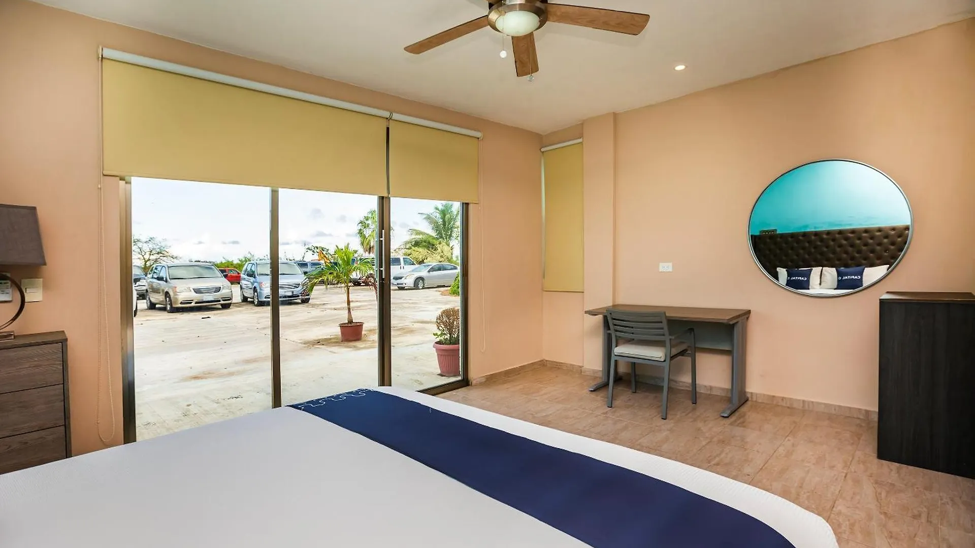 Capital O Cancun International Airport 24 7 Hotel