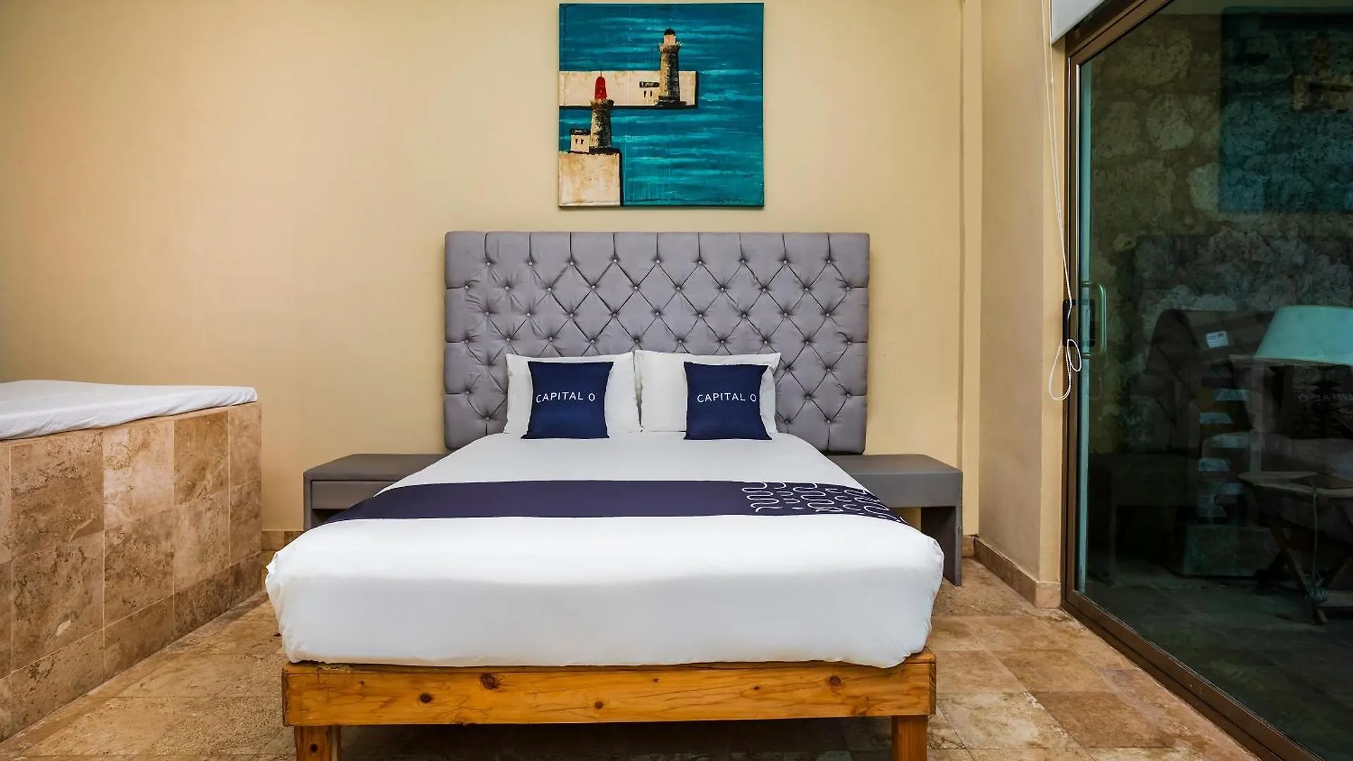 Capital O Cancun International Airport 24 7 Hotel